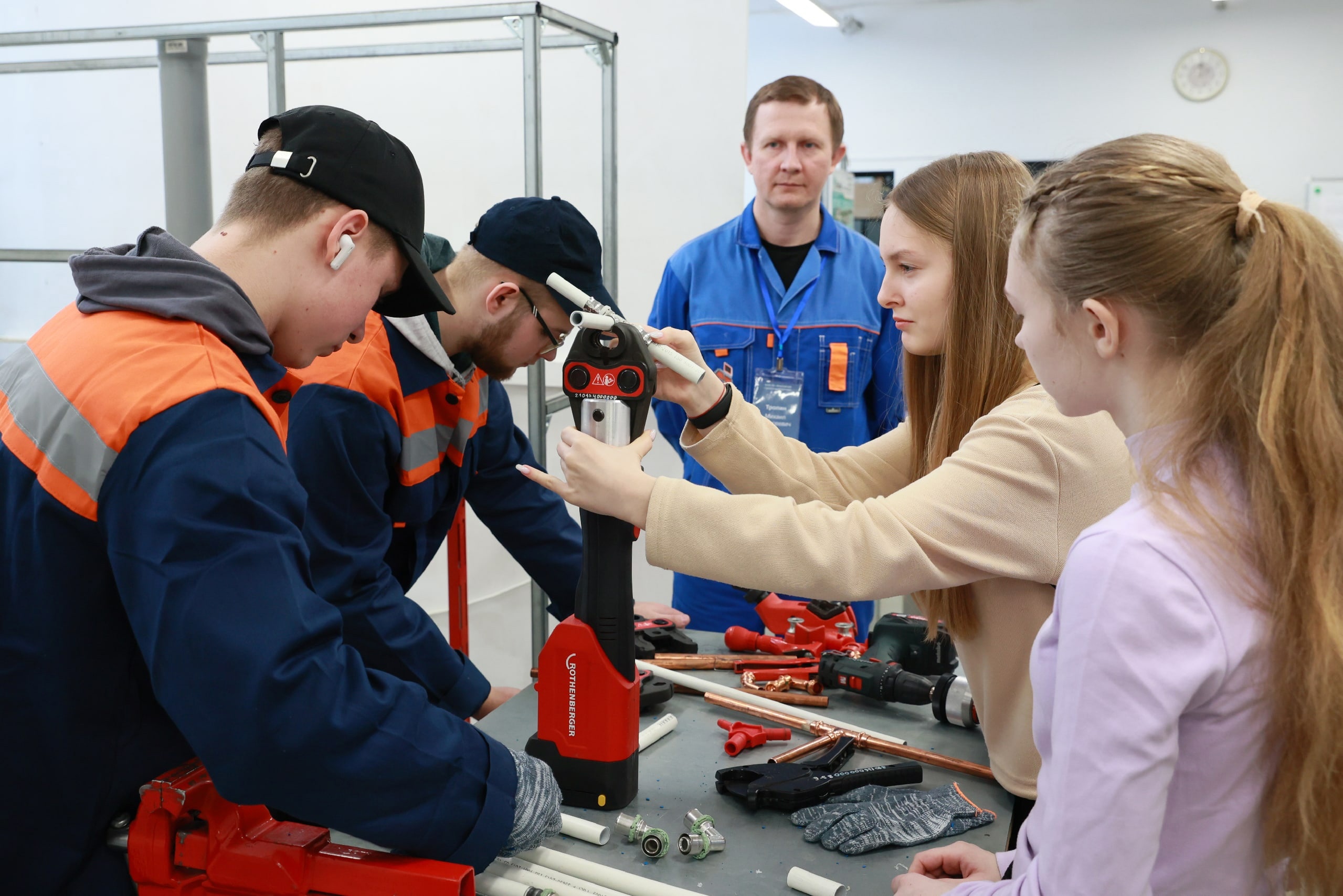 В колледжи Вологодчины поставили оборудование дилерские центры сельхозпредприятий.