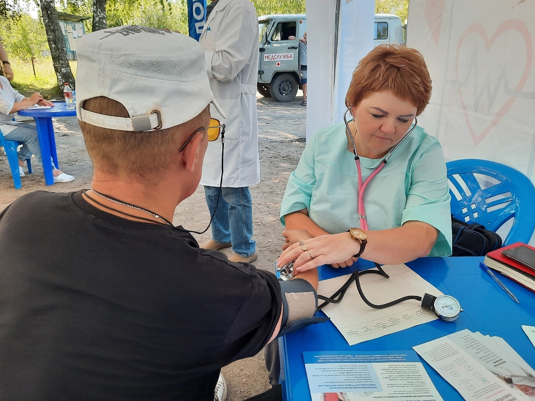 «Городок здоровья» продолжает свою работу в деревнях Сокольского округа.