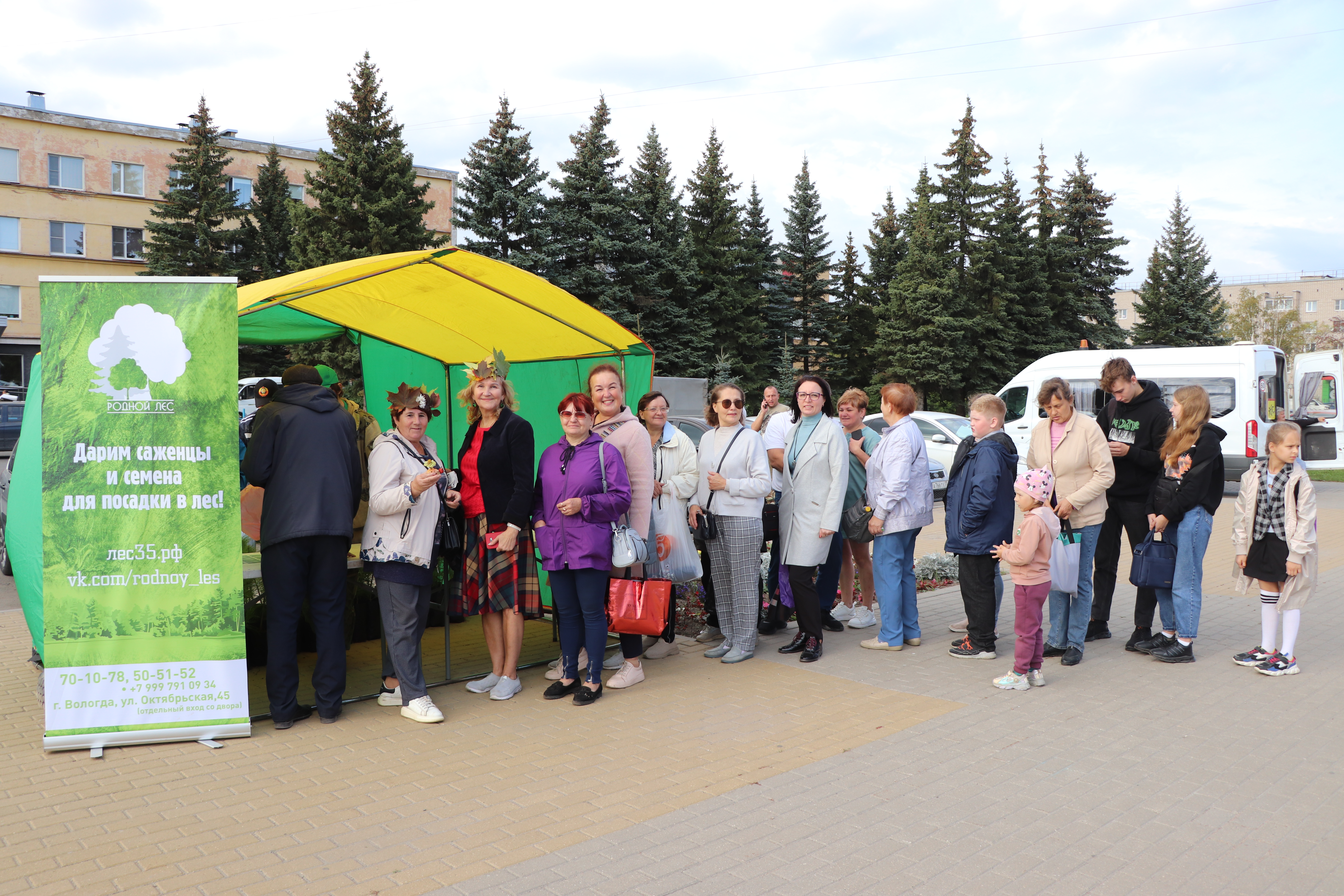 Сегодня на Центральной площади Сокола состоялся экологический праздник «Живи, Родник!».