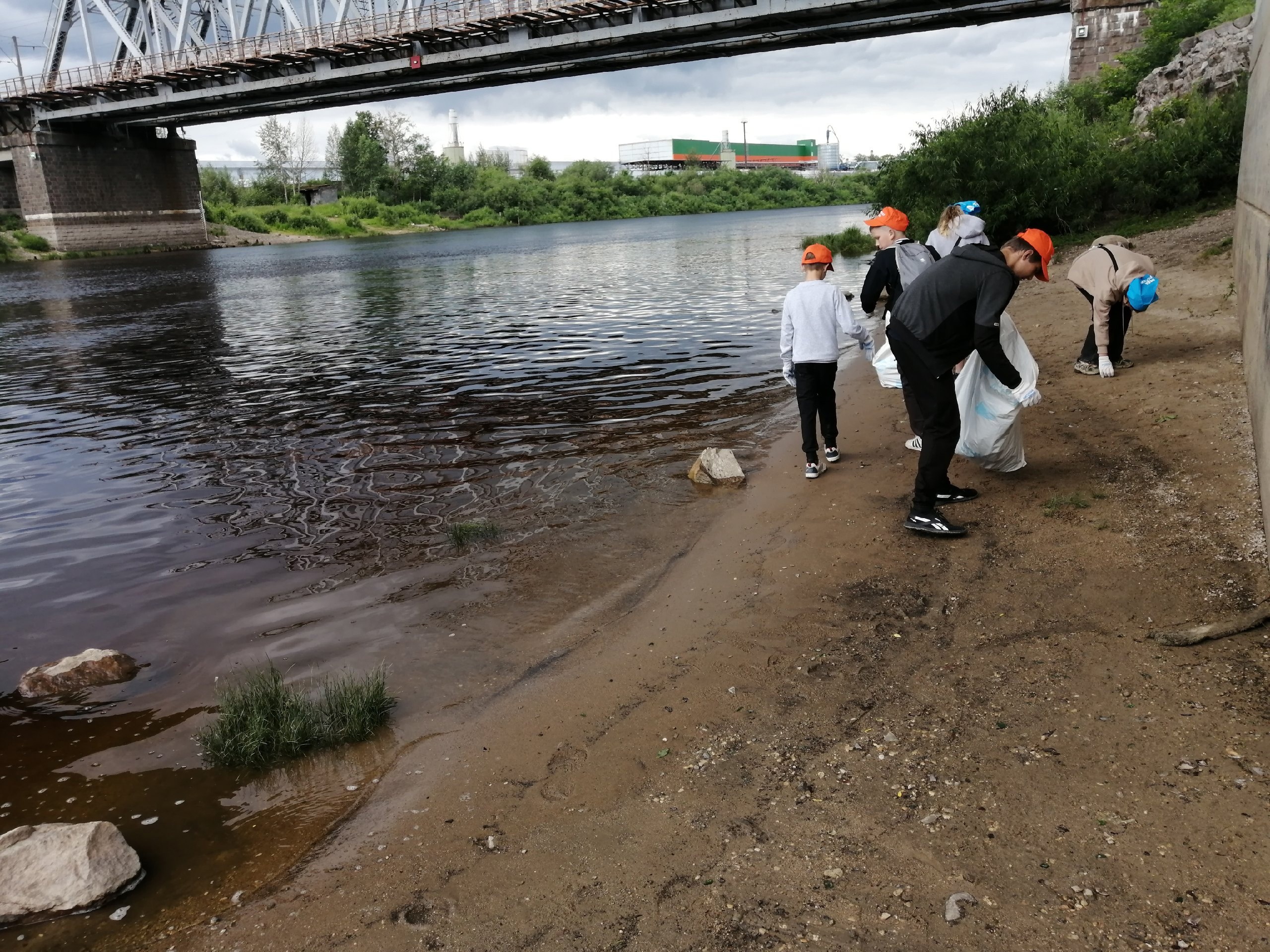 Волонтёры отряда &quot;Максимум&quot; приняли участие во Всероссийской акции «Берег добрых дел».