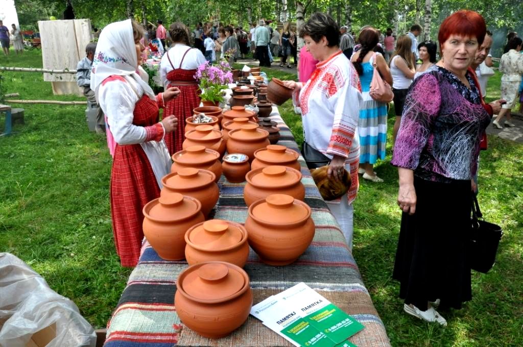 В Никольском округе будут развивать ремизное ткачество и фоминский гончарный промысел.