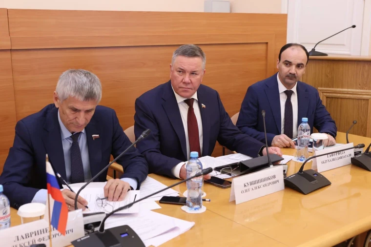 Модельный закон урегулирует ограничение выбросов парниковых газов в странах СНГ. Модельный закон урегулирует ограничение выбросов парниковых газов в странах СНГ.