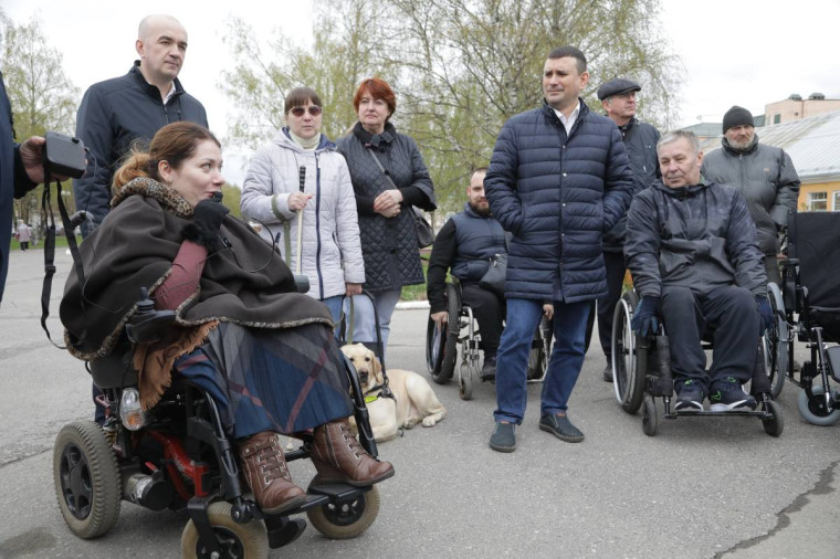 В Вологде прошла акция солидарности с людьми с ограниченными возможностями «Мир один для всех»  .