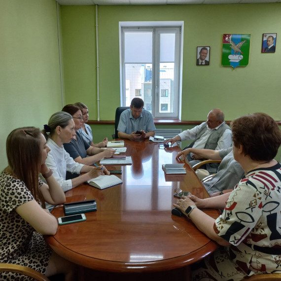 В Соколе прошла встреча с руководителями крупных сельскохозяйственных предприятий по вопросу выявления неиспользуемых земельных участков. В Соколе прошла встреча с руководителями крупных сельскохозяйственных предприятий по вопросу выявления неиспользуемых земельных участков.