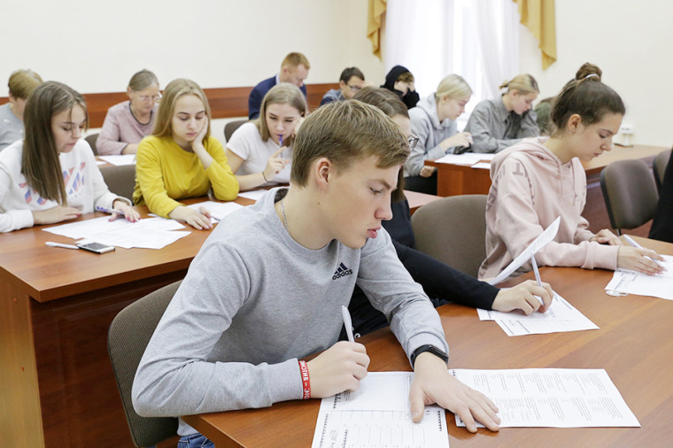 Почти 100 образовательных программ доступно вологжанам для обучения по востребованным специальностям. Почти 100 образовательных программ доступно вологжанам для обучения по востребованным специальностям.
