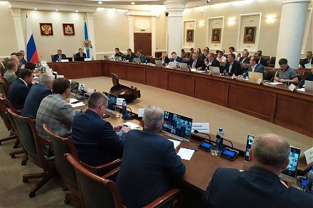 Олег Кувшинников: Господдержка необходима для предприятий по переработке низкосортной лиственной древесины. Олег Кувшинников: Господдержка необходима для предприятий по переработке низкосортной лиственной древесины.
