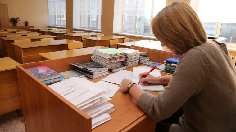 По миллиону рублей получат педагоги, принятые на работу в школы Вологды и Череповца. По миллиону рублей получат педагоги, принятые на работу в школы Вологды и Череповца.