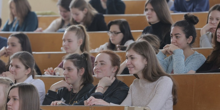 Более 2 800 заявлений подали абитуриенты на ИТ-направления подготовки в вузы Вологодской области. Более 2 800 заявлений подали абитуриенты на ИТ-направления подготовки в вузы Вологодской области.