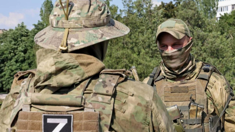 Вологодская область отправила бойцам в СВО партию техники и оборудования на сумму более 23 млн рублей. Вологодская область отправила бойцам в СВО партию техники и оборудования на сумму более 23 млн рублей.
