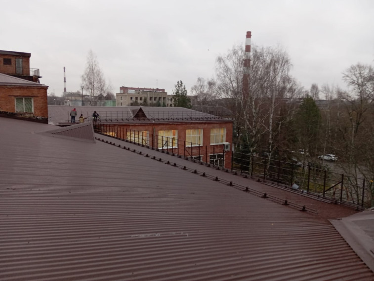 В Соколе завершаются работы по ремонту кровли в учреждении культуры. В Соколе завершаются работы по ремонту кровли в учреждении культуры.