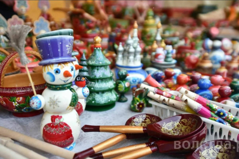 27 и 28 декабря в Вологде будет работать новогодняя ярмарка. 27 и 28 декабря в Вологде будет работать новогодняя ярмарка.