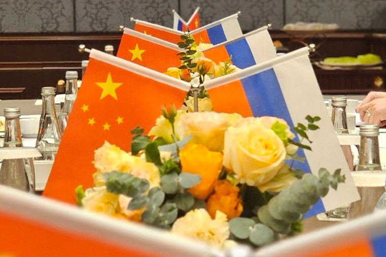 15 соглашений на 29 млн долларов достигнуто в рамках сотрудничества Вологодской области и КНР. 15 соглашений на 29 млн долларов достигнуто в рамках сотрудничества Вологодской области и КНР.