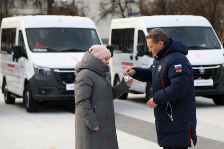 Георгий Филимонов: Не менее 79 автомобилей предоставим многодетным семьям Вологодской области в ближайшие два года. Георгий Филимонов: Не менее 79 автомобилей предоставим многодетным семьям Вологодской области в ближайшие два года.