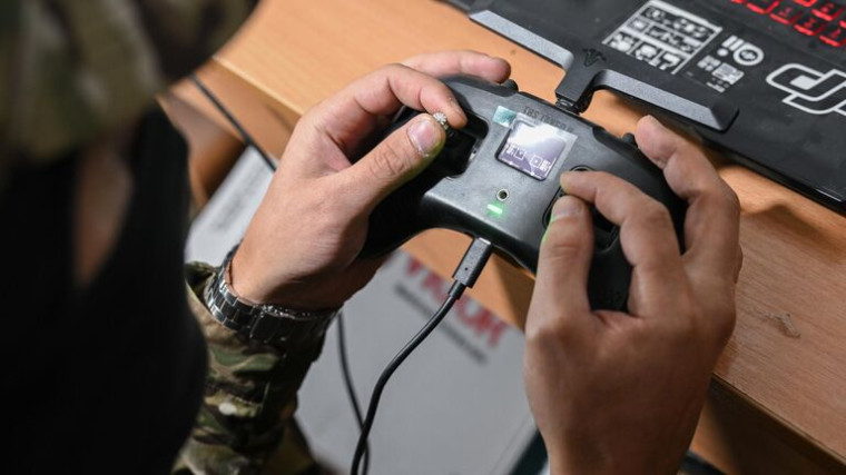 В Вологодской области открыли Центр подготовки операторов FPV-дронов «Прорыв» имени Суворова. В Вологодской области открыли Центр подготовки операторов FPV-дронов «Прорыв» имени Суворова.