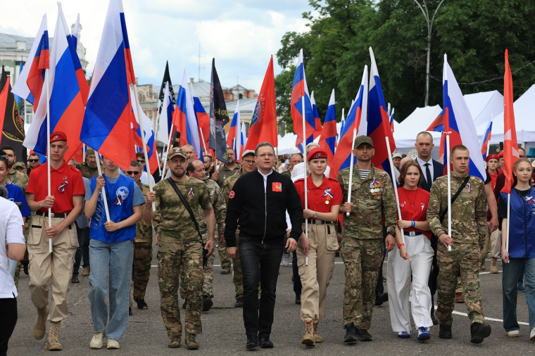 Георгий Филимонов возглавил шествие «Вологда – Душа Русского Севера». Георгий Филимонов возглавил шествие «Вологда – Душа Русского Севера».